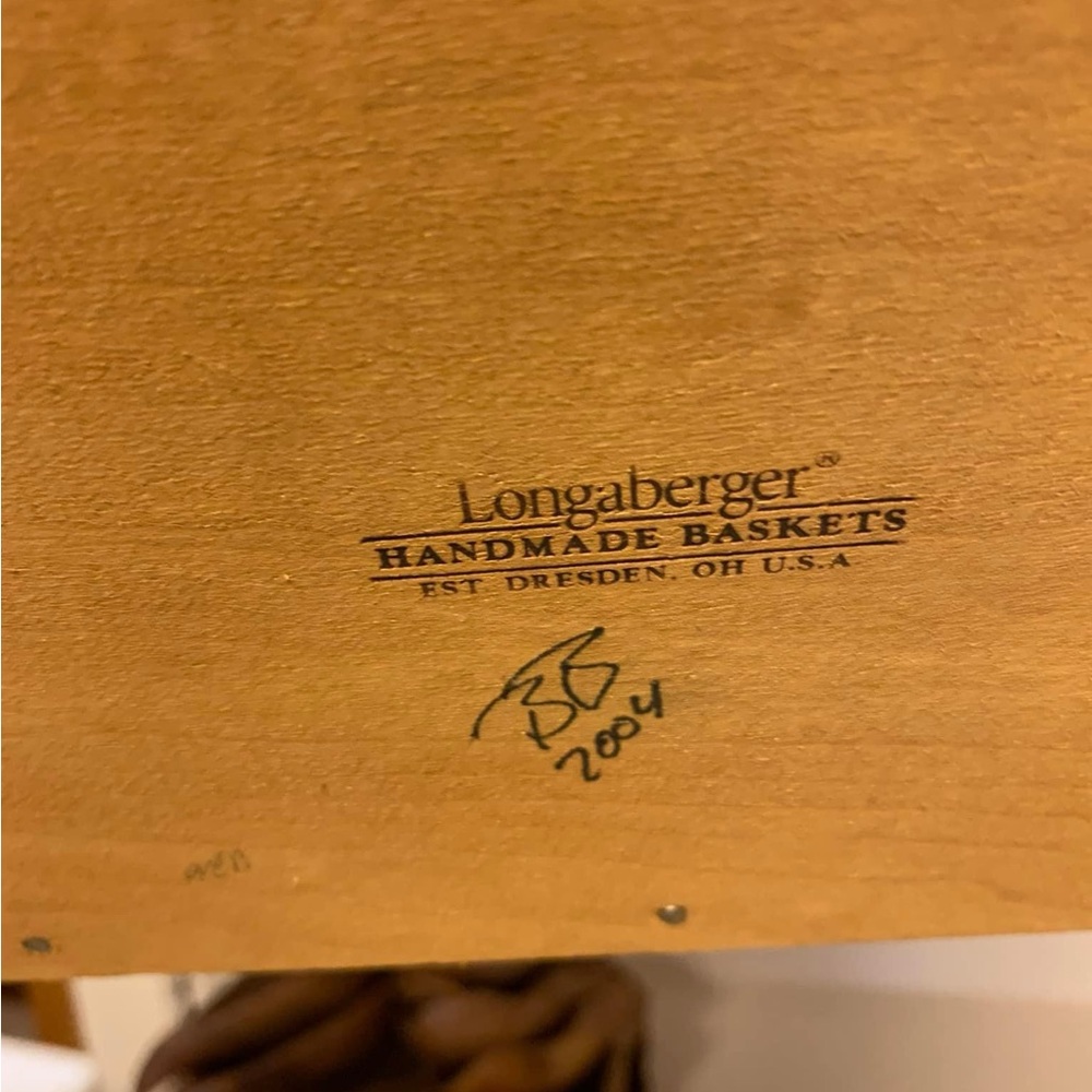 Longaberger Basket With Plastic Liner and Fabric Liner - Picture 2 of 3